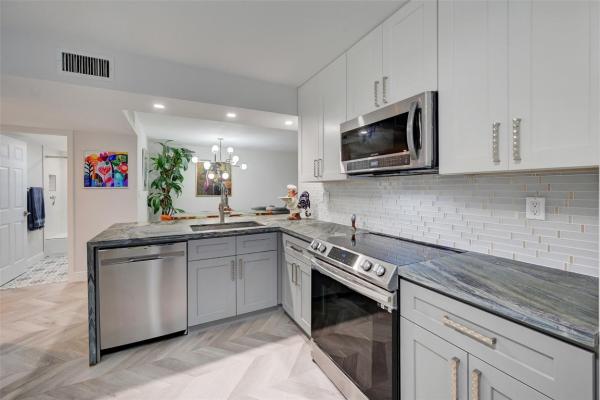 Pembridge At Lakes Of Delray, 15301 Pembridge Ave #57, Delray Beach, Florida 33484, image 2