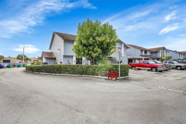 Hydra Villas At Samari Lake, 8092 NW 99th Ter #2251, Hialeah Gardens, Florida 33016, image 1