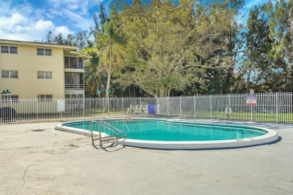 Lake Park Gardens, 4750 NW 10th Ct #314, Plantation, Florida 33313, image 2