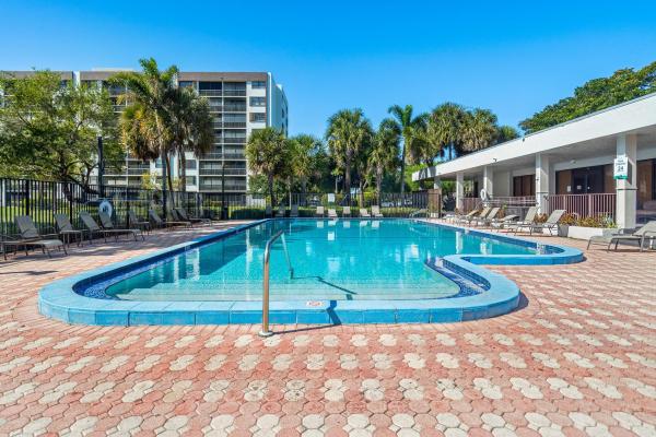 Villas At Meadow Lakes, 1244 S Military Trl #725, Deerfield Beach, Florida 33442, image 2