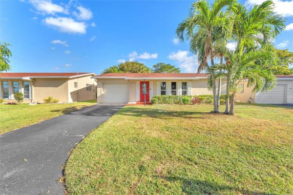 Crystal Lake Golf Villas, 4800 NW 18th Ave, Deerfield Beach, Florida 33064, image 1