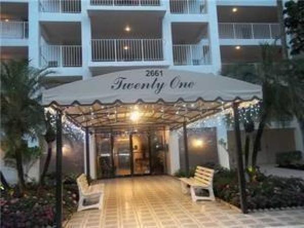 Palm-Aire Country Club 2, 2661 S Course Dr #703, Pompano Beach, Florida 33069, image 1