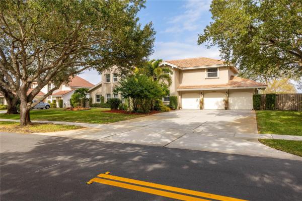 Pasadena Estates, 20381 NW 4th St, Pembroke Pines, Florida 33029, image 1