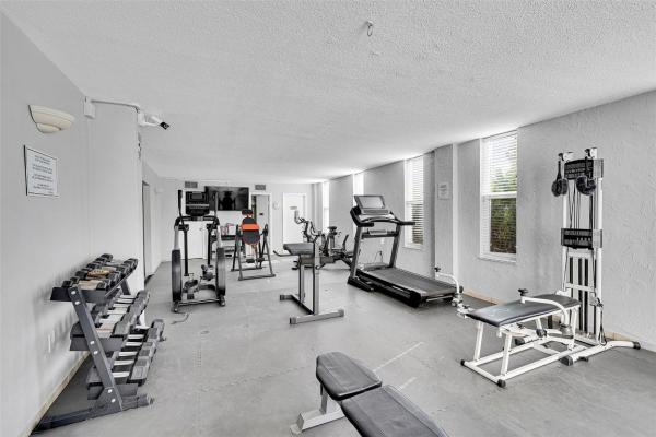 Valiant House, 801 S Ocean Dr, Hollywood, Florida 33019, image 2