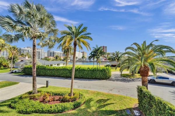 Golden Isles, 642 Palm Dr, Hallandale Beach, Florida 33009, image 3