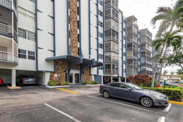 Fairways Riviera, 200 Diplomat Pkwy #321, Hallandale Beach, Florida 33009, image 1