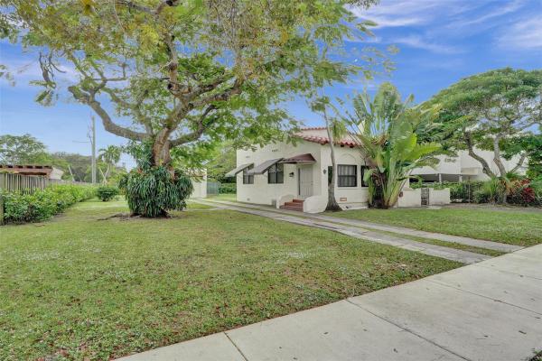 Croissant Park, 418 SW 18th Ct, Fort Lauderdale, Florida 33315, image 1