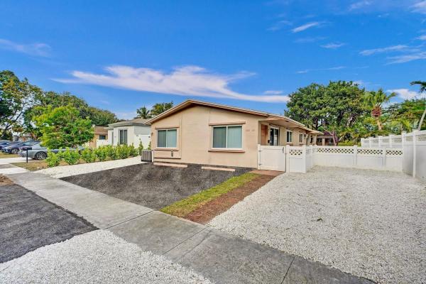 Dania Heights, 236-238 SW 7th St, Dania Beach, Florida 33004, image 1