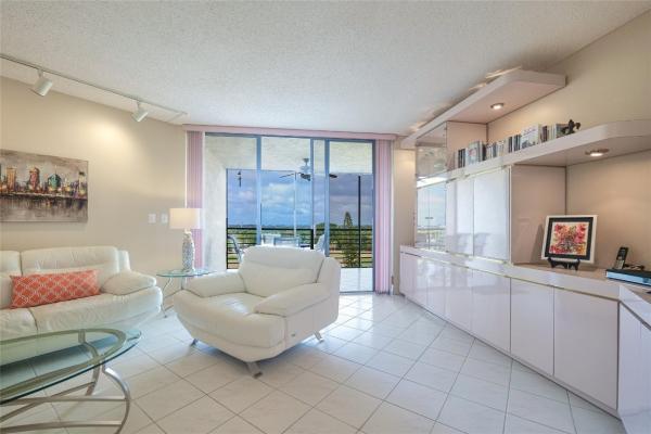 Environ Towers 2, 7300 Radice Ct #809, Lauderhill, Florida 33319, image 2