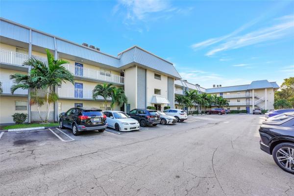Foxwood Hollow At Coral Springs, 2960 Riverside Dr #216, Coral Springs, Florida 33065, image 1