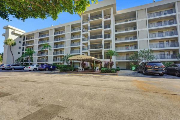 Palm-Aire Country Club 2, 2650 S Course Dr #505, Pompano Beach, Florida 33069, image 1