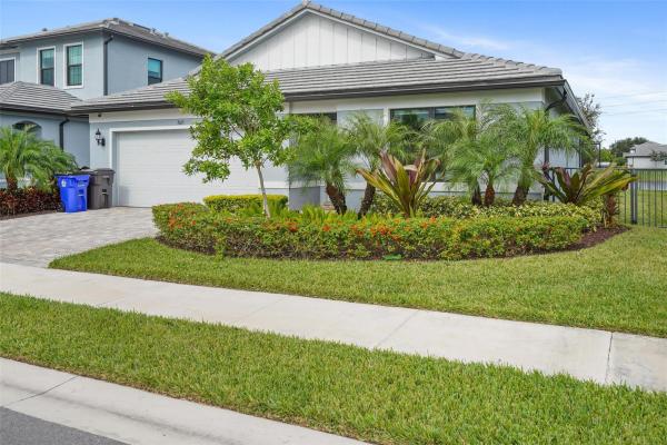 Cassia Estates, 3165 Tamarind Dr, Lauderdale Lakes, Florida 33311, image 1