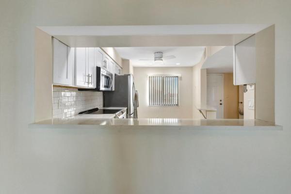 Huntington Lakes 1, 14460 Strathmore Ln #807, Delray Beach, Florida 33446, image 2