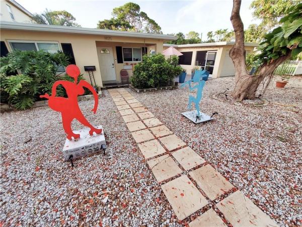 Middle River Plaza, 1425 NE 23rd St, Wilton Manors, Florida 33305, image 1