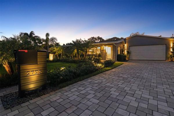 Sunset Manors, 2725 NE 2nd Ave, Wilton Manors, Florida 33334, image 1