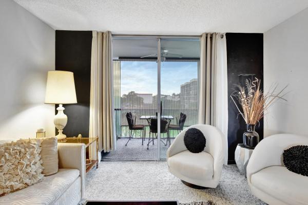 Hollybrook Golf & Tennis Club, 8900 Washington Blvd #304, Pembroke Pines, Florida 33025, image 1