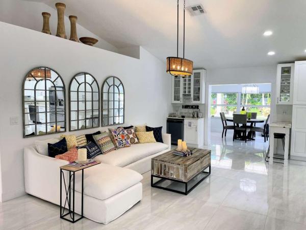 Pine Terrace, 4165 Pine Glades Rd, West Palm Beach, Florida 33406, image 1