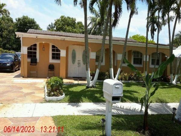 Broadview Country Club Estates, 1720 SW 69th Ave, North Lauderdale, Florida 33068, image 1