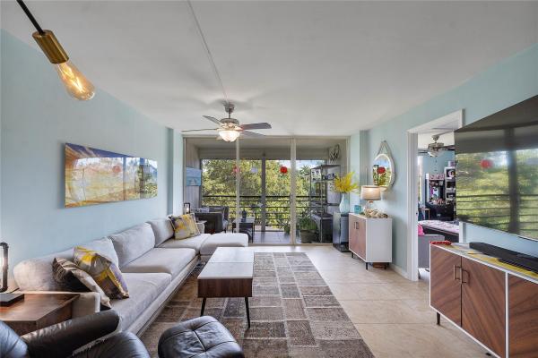 Royal Park, 104 E Royal Park Dr #4B, Oakland Park, Florida 33309, image 1