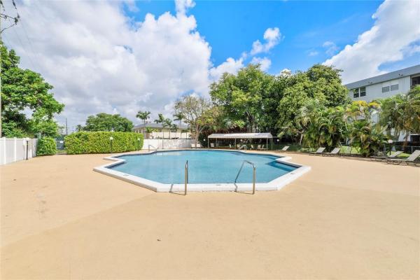 Royal Park, 104 Royal Park Dr #4B, Oakland Park, Florida 33309, image 2