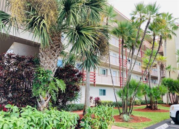 Gathering Place At Cypress Bend, 2216 N Cypress Bend Dr #304, Pompano Beach, Florida 33069, image 2