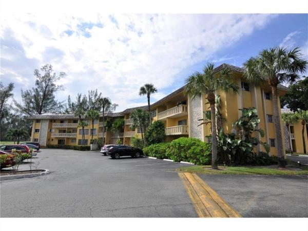 Villas Of Miami Lakes, 7440 Miami Lakes Dr #F206, Miami Lakes, Florida 33014, image 1