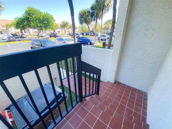 Lincoln Square, 608 Lincoln Ct, Deerfield Beach, Florida 33442, image 1