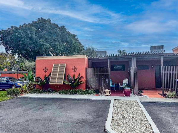 Villas East, 10200 Greenhouse Rd #10200, Pembroke Pines, Florida 33026, image 1