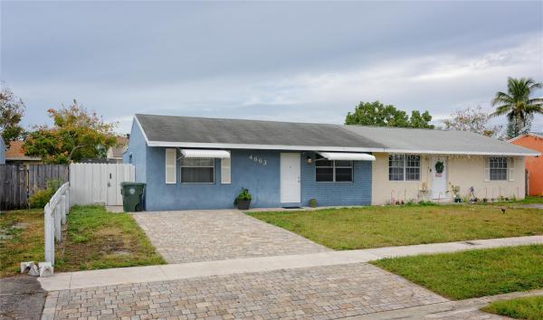 Palm Beach Villas, 4663 Chariot Cir, Greenacres, Florida 33463, image 1