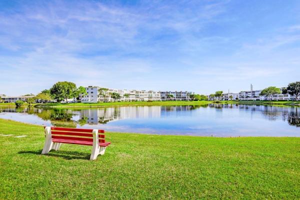 Oakridge, 3090 Oakridge U, Deerfield Beach, Florida 33442, image 3