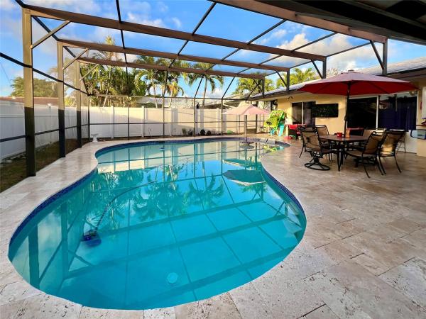 Sunflower, 8205 NW 72nd Ave, Tamarac, Florida 33321, image 1
