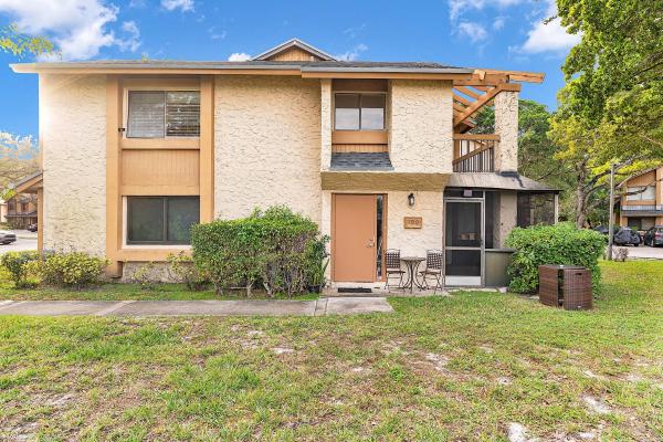 Wimbledon At Jacaranda, 198 Wimbledon Lakes Dr #198, Plantation, Florida 33324, image 1