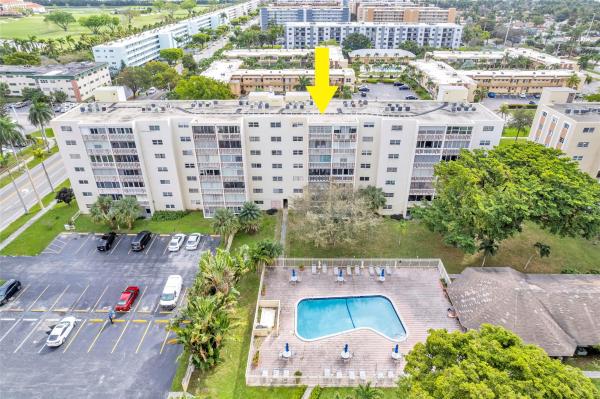Meadowbrook Towers, 901 NE 14th Ave #704, Hallandale Beach, Florida 33009, image 1