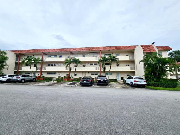 Hollybrook Golf & Tennis Club, 8980 S Hollybrook Blvd #104, Pembroke Pines, Florida 33025, image 1