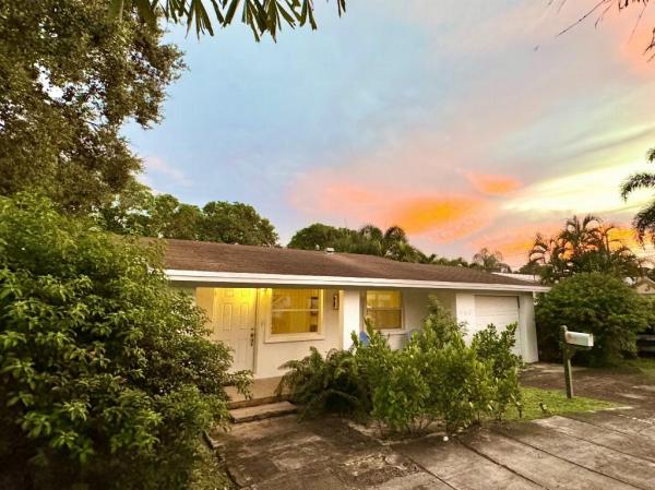 Central Oakland Park, 660 NE 33rd St, Oakland Park, Florida 33334, image 1