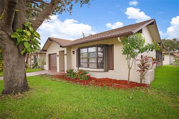 The Meadows Of Crystal Lake, 1524 SW 22nd Ter, Deerfield Beach, Florida 33442, image 1