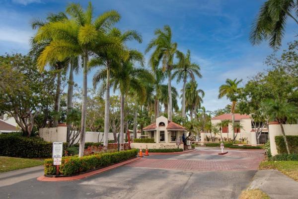 Quatraine, 20230 NE 3rd Ct #6, Ives Estates, Florida 33179, image 1