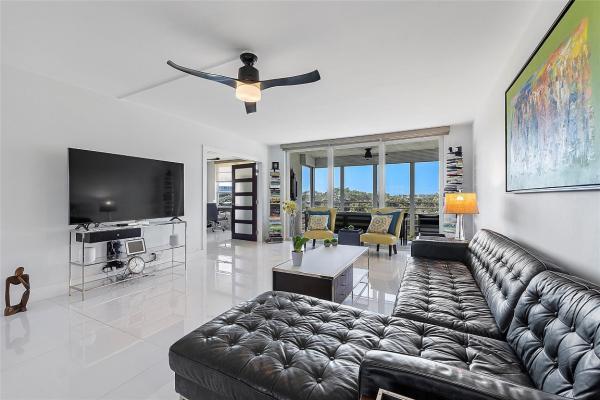 Oaks Lane At Palm-Aire, 565 Oaks Ln #510, Pompano Beach, Florida 33069, image 2