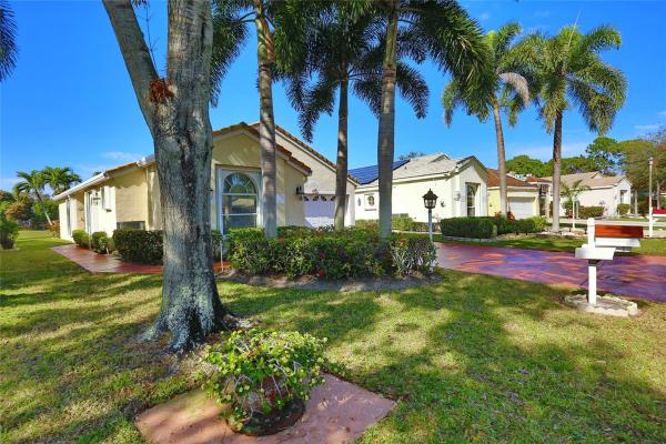 Villages Of Woodlake, 160 Woodlake Cir, Greenacres, Florida 33463, image 3