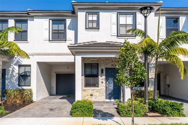 The Edge On 20th, 1923 SW 5th Blvd #1923, Fort Lauderdale, Florida 33312, image 1