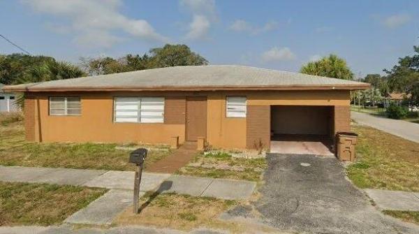 Deerfield & Land, 371 N Deerfield Ave, Deerfield Beach, Florida 33441, image 1