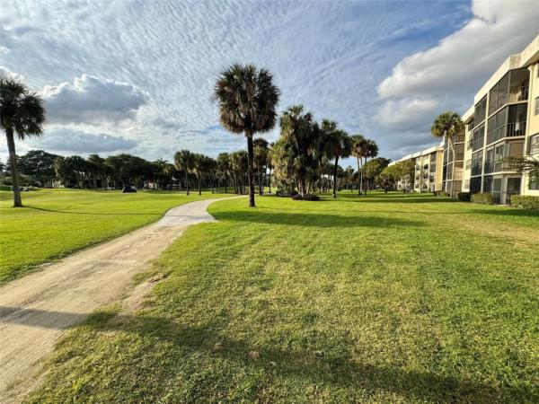The Palms Of Deer Creek, 2440 Deer Creek Country Club Blvd #305-C, Deerfield Beach, Florida 33442, image 2
