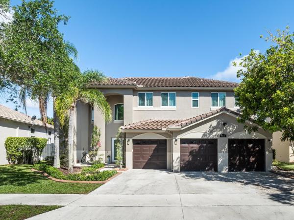 Heritage Lake, 852 Heritage Dr, Weston, Florida 33326, image 1