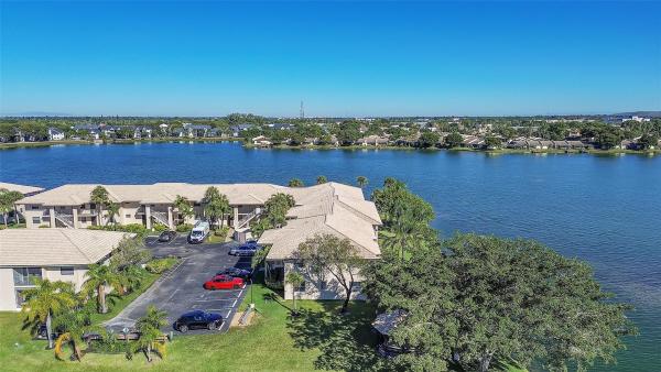 Viewpointe, 5510 Lakeside Dr #207, Margate, Florida 33063, image 2