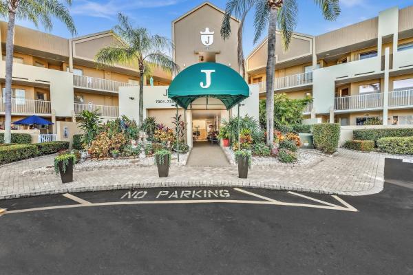 Granville At Kings Point, 7311 Granville Dr #106, Fort Lauderdale, Florida 33321, image 1