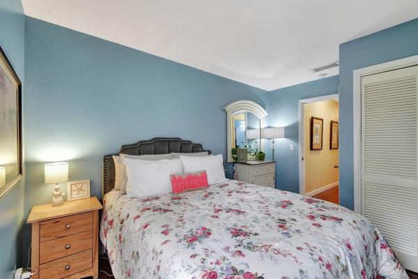 Vista Del Lago, 1800 Embassy Dr #105, West Palm Beach, Florida 33401, image 1