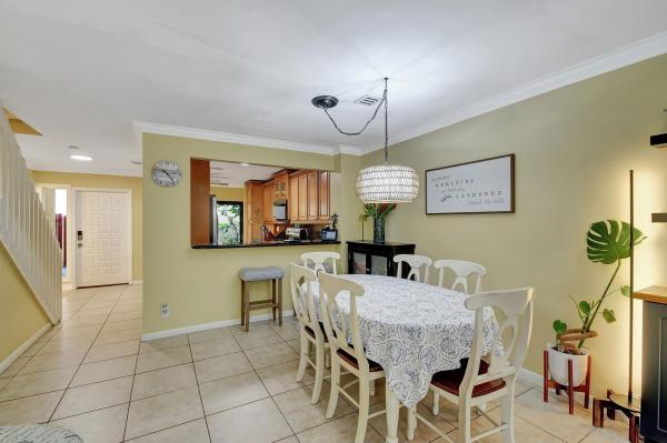 Vista Del Lago, 1800 Embassy Dr #105, West Palm Beach, Florida 33401, image 2