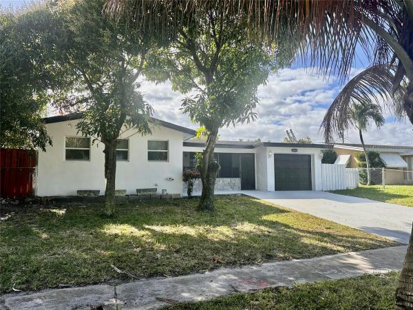 Melrose Manor, 2816 SW 4th Pl, Fort Lauderdale, Florida 33312, image 1
