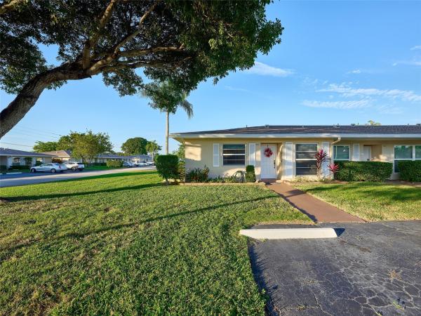 Boca Lakes, 8957 Warwick Dr, Boca Raton, Florida 33433, image 3