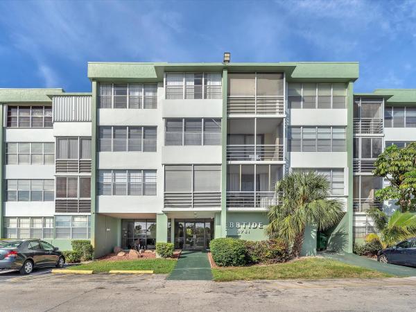 Watergate, 2761 Taft St #311, Hollywood, Florida 33020, image 1